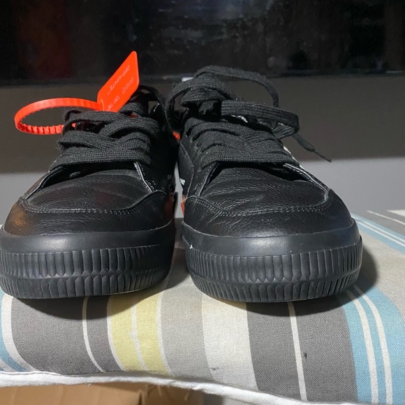 Off White - Picture 8 of 10